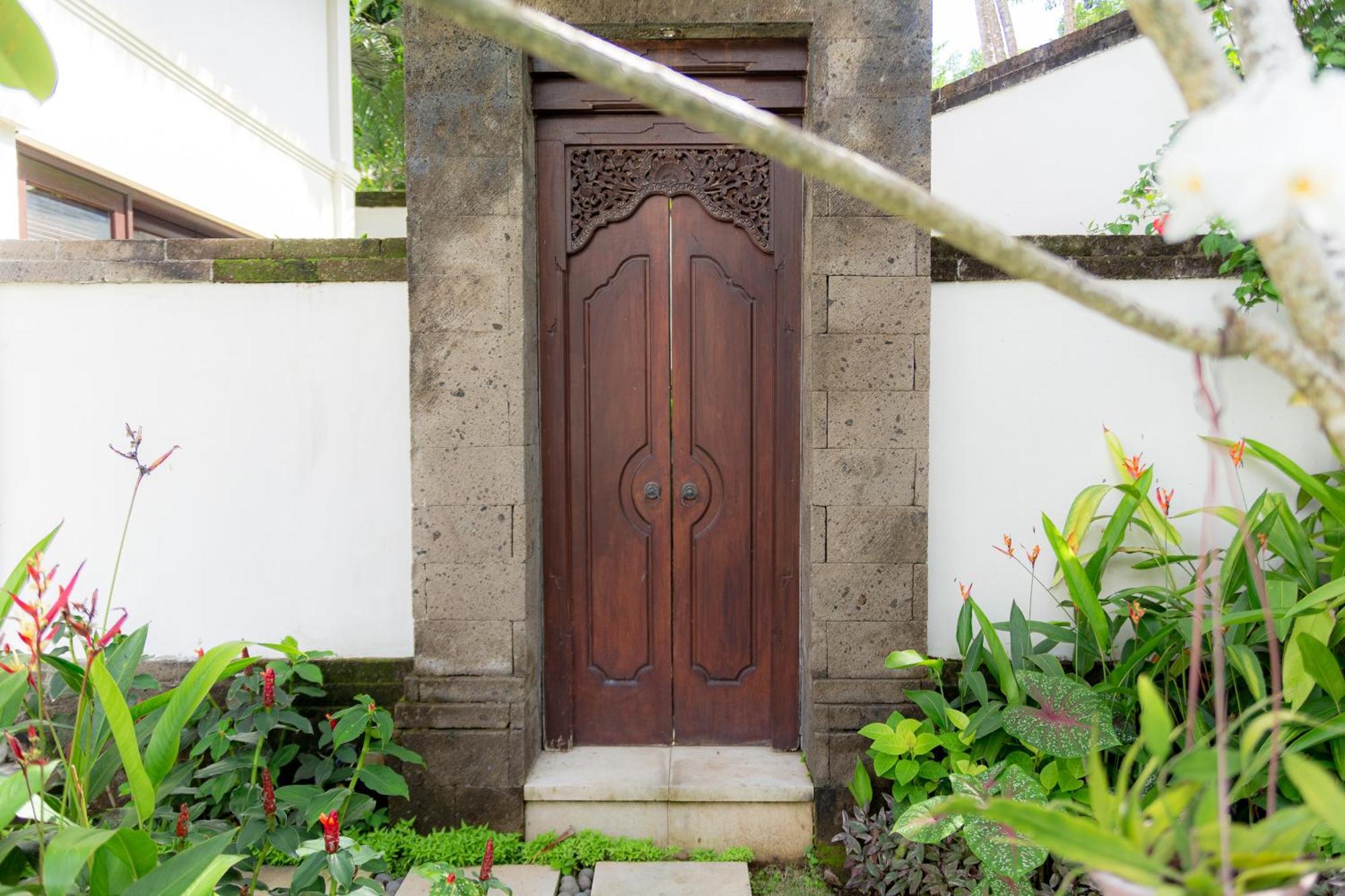 Villa Dorado - Steps From Jimbaran Beach Exterior foto