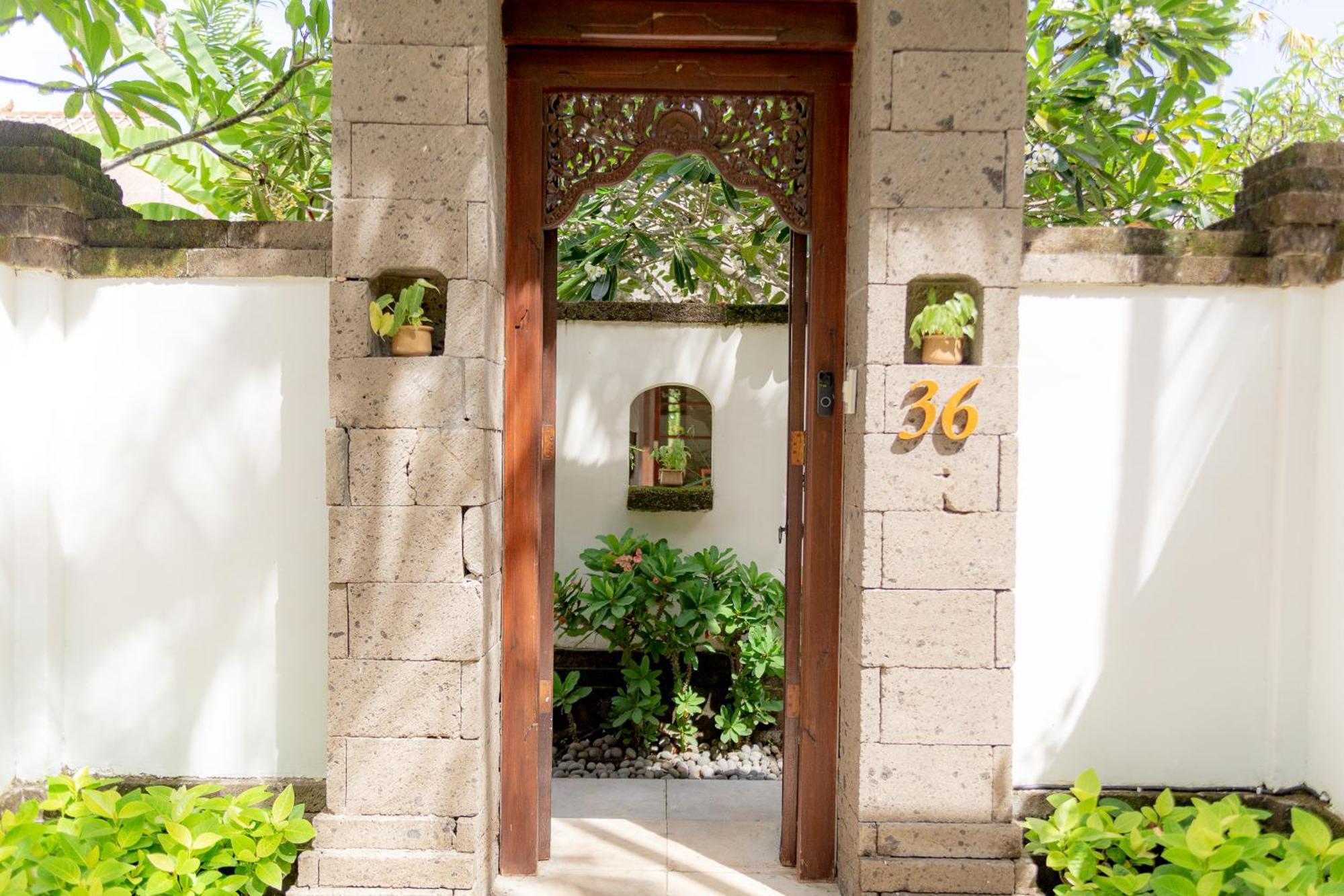 Villa Dorado - Steps From Jimbaran Beach Exterior foto